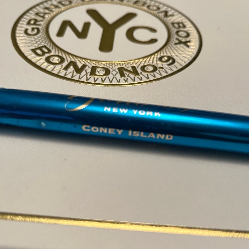 Bond No.9 New York-Coney Island 0.25 ounces Perfect size for traveling